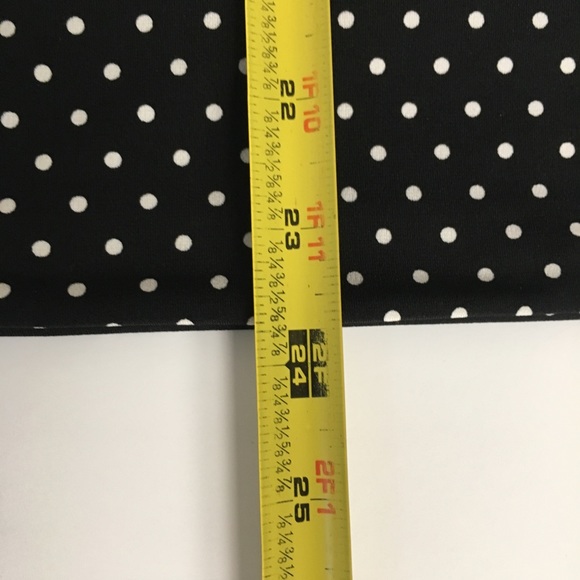 WHBM Small sleeveless V neck blouse, rouched - Picture 5 of 8